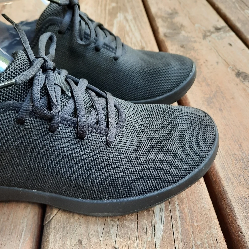 NIB Kizik Madrid Eco-Knit Hands-Free Shoes Blackout Unisex Men 6.5/Women 8